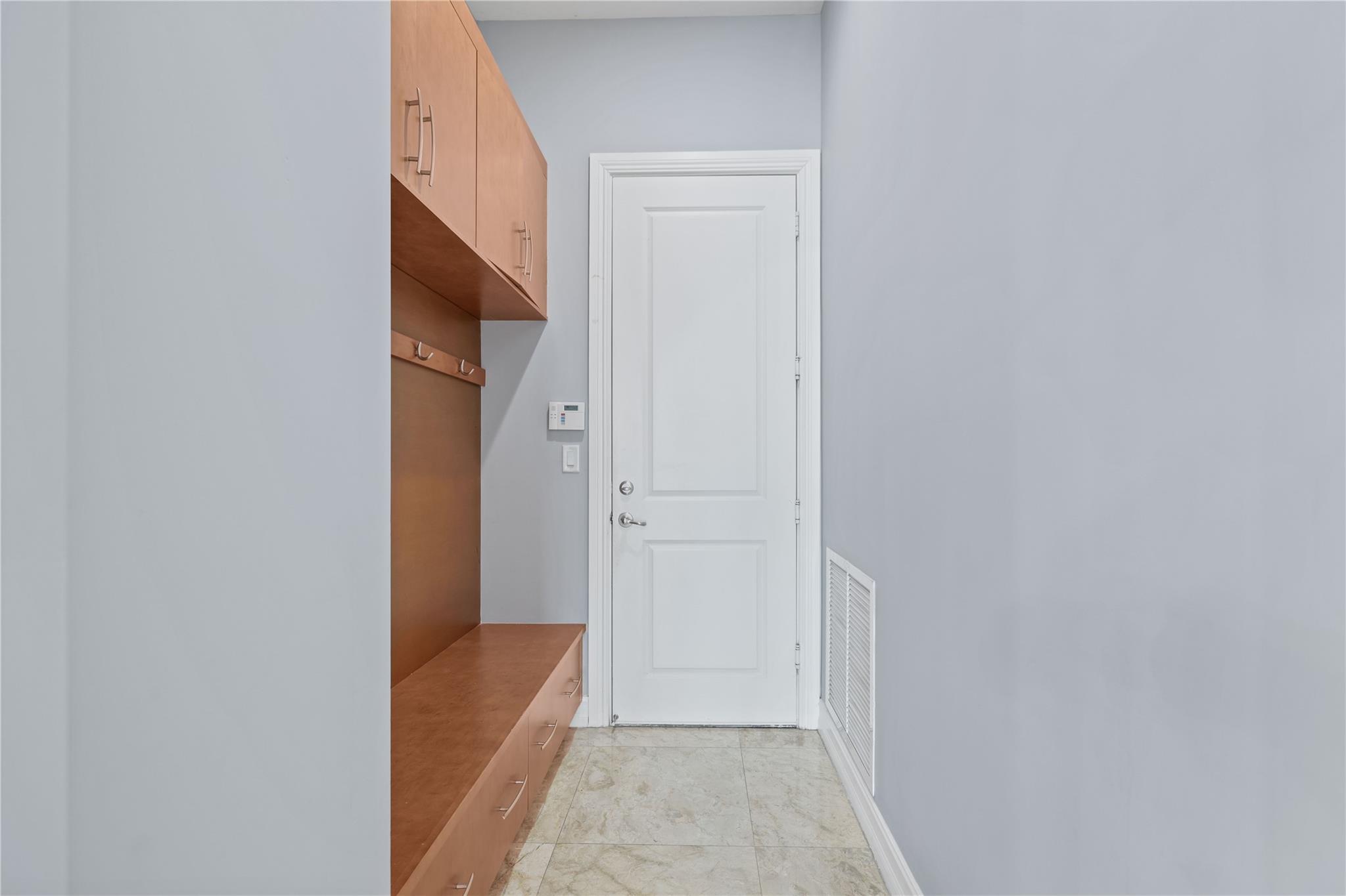 Bruschi Prop 180-105 B - Residential