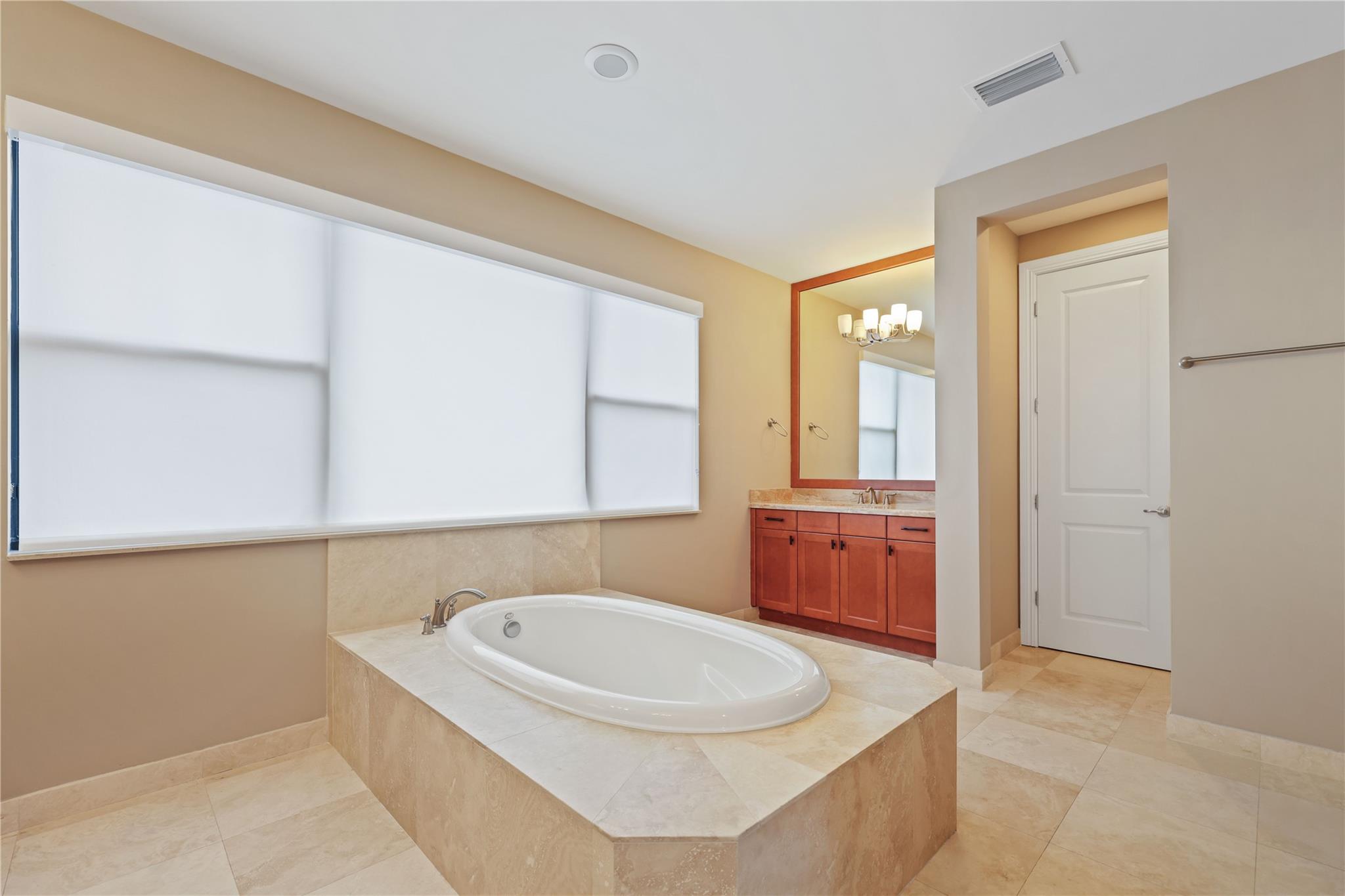 Bruschi Prop 180-105 B - Residential