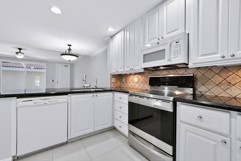 Tiny photo for 3846 Greenway Drive, Jupiter, FL 33458 (MLS # B26090485)