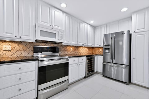 Tiny photo for 3846 Greenway Drive, Jupiter, FL 33458 (MLS # B26090485)
