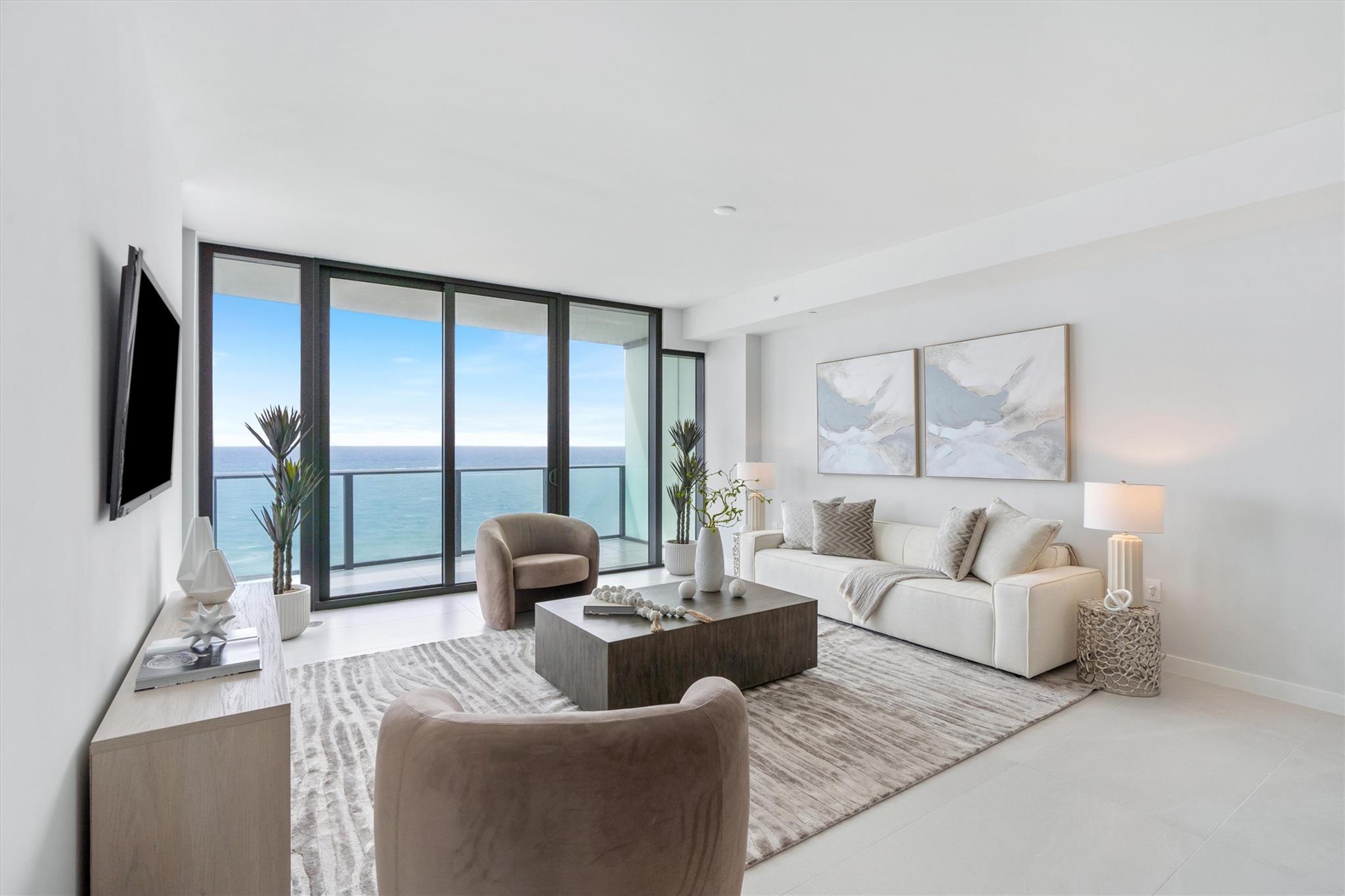 SOLEMAR Beachfront condo - Residential