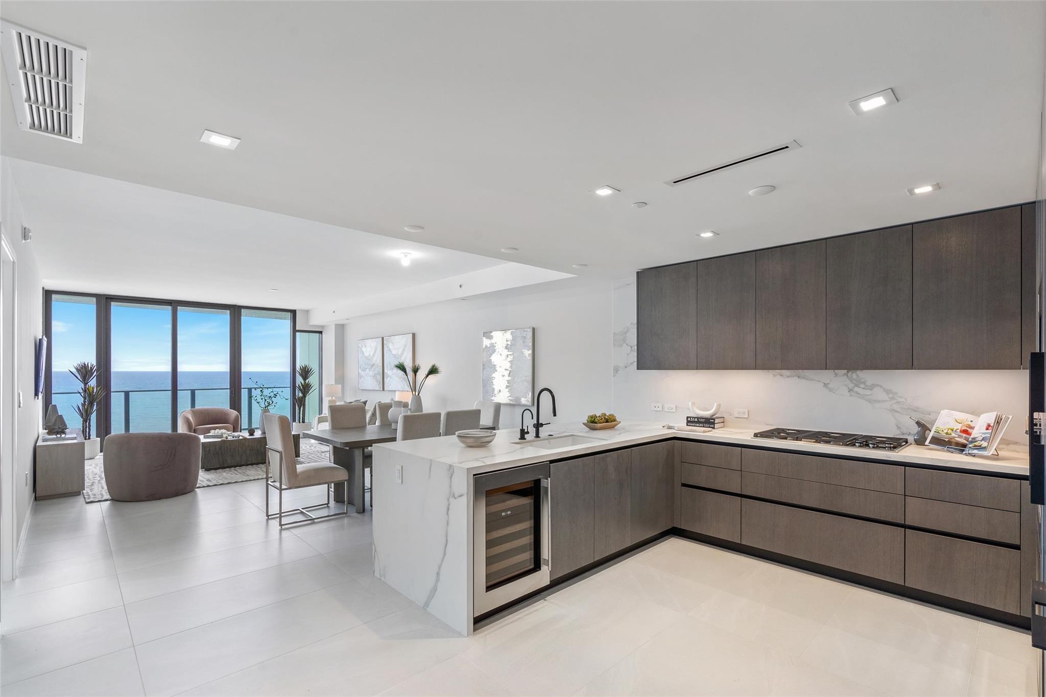 SOLEMAR Beachfront condo - Residential