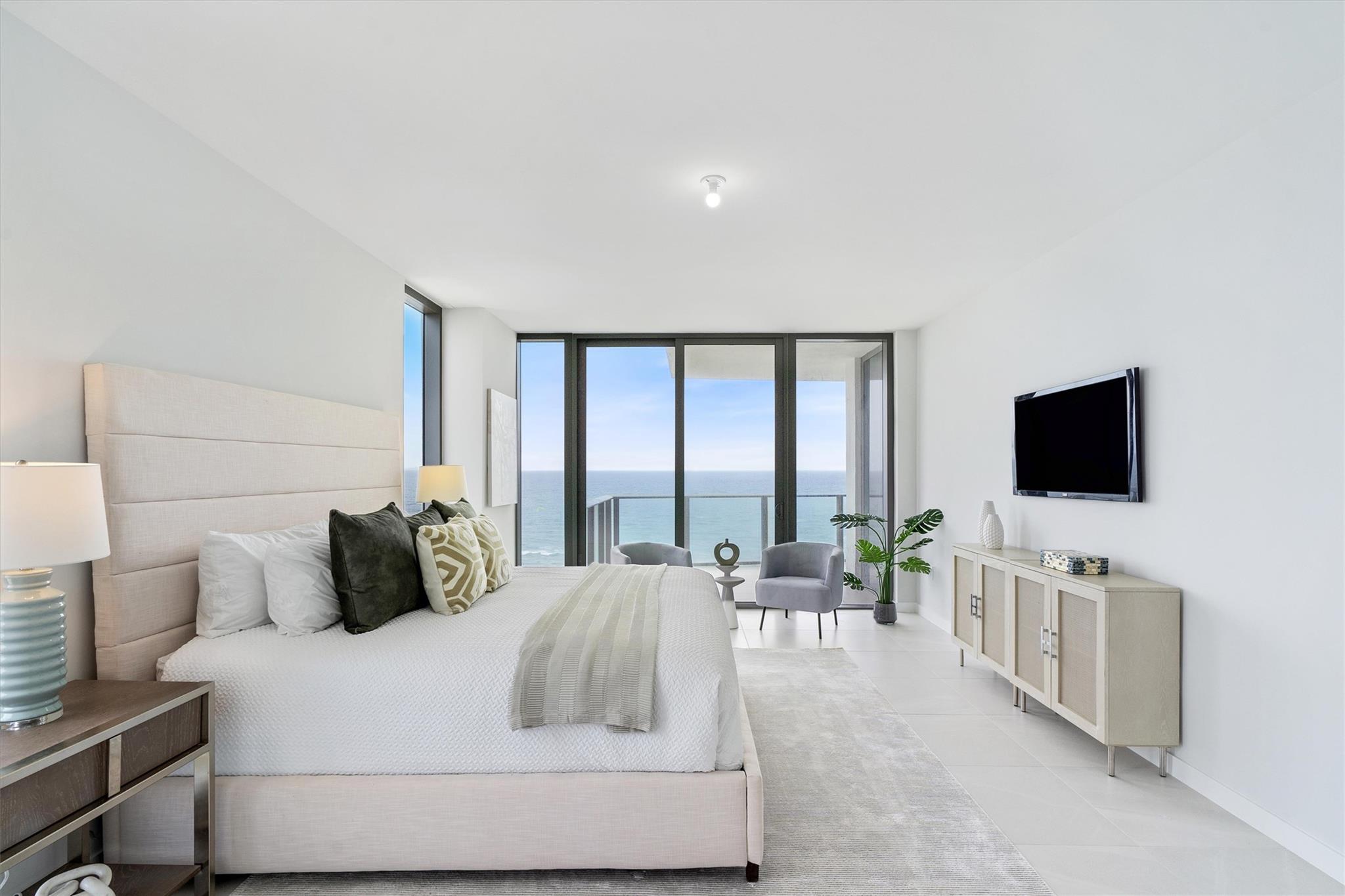 SOLEMAR Beachfront condo - Residential