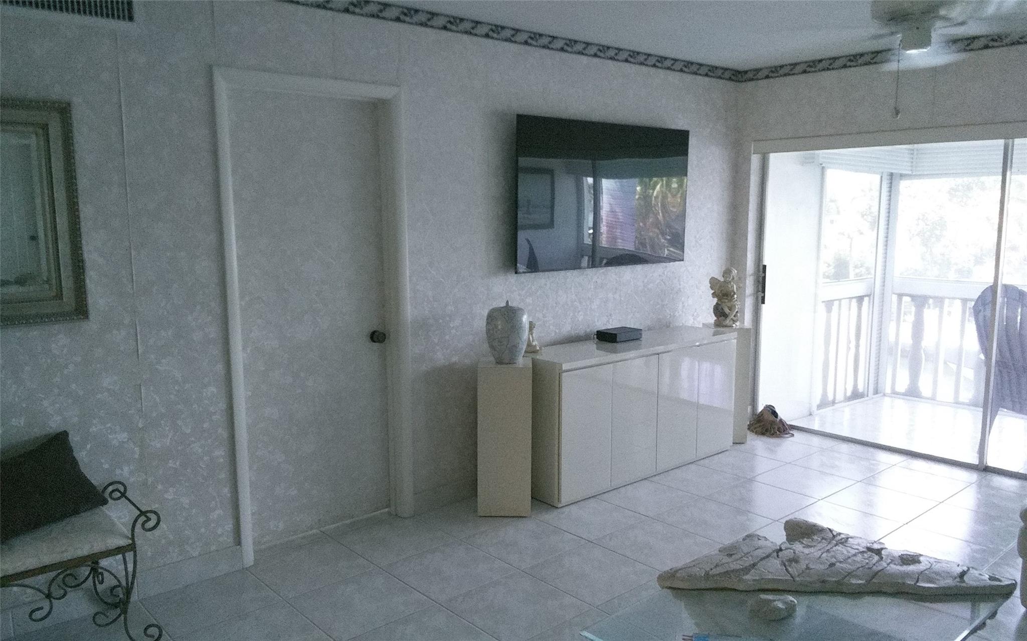 Isle Of Paradise Co-Op C - Residential Lease