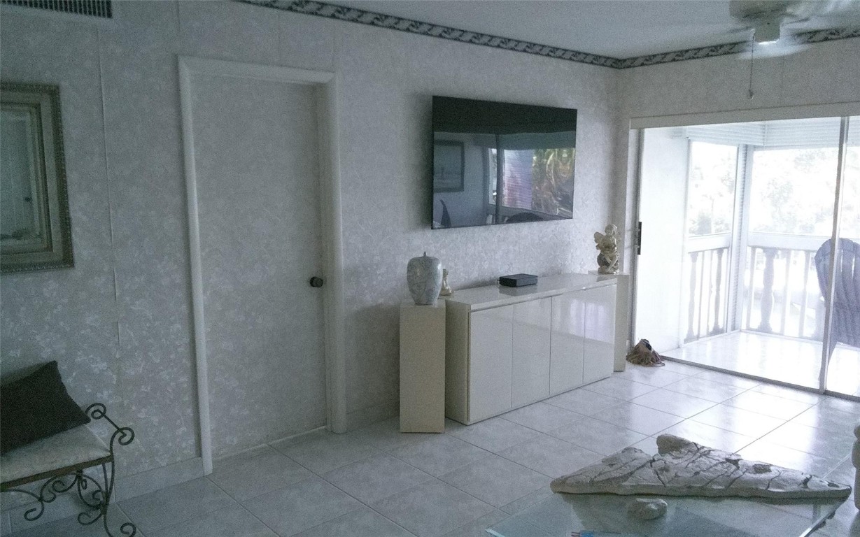 460 Paradise Isle Boulevard 301