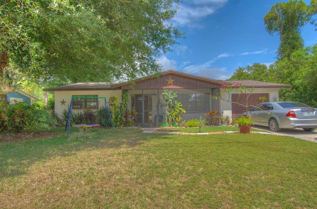 Photo of 5307 Hickory Drive, Fort Pierce, FL 34982 (MLS # R10720918)