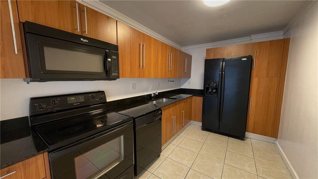 Residences On Hollywood B - Residential Lease