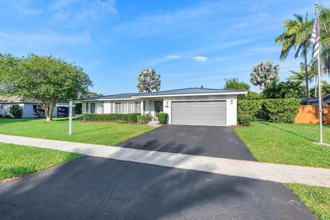 Tiny photo for 7307 SW 9th Court, Plantation, FL 33317 (MLS # B26018715)