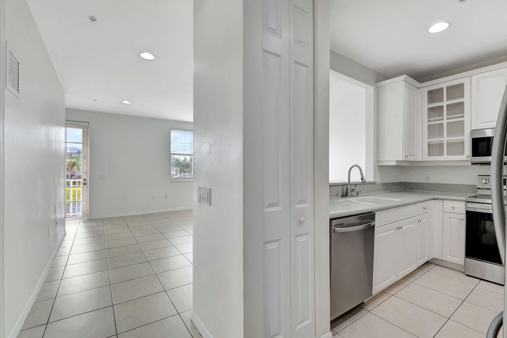 Photo of 1284 Piazza Antinori, Boynton Beach, FL 33426 (MLS # R11029694)