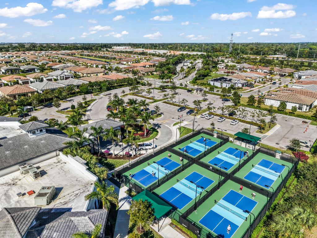 The Falls at Parkland - Residential