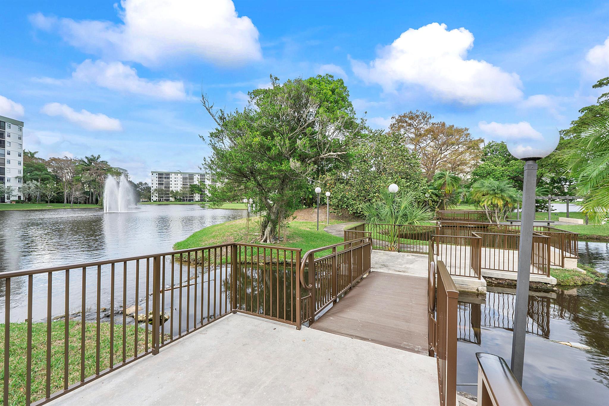 CYPRESS BEND CONDOMINIUM - Residential