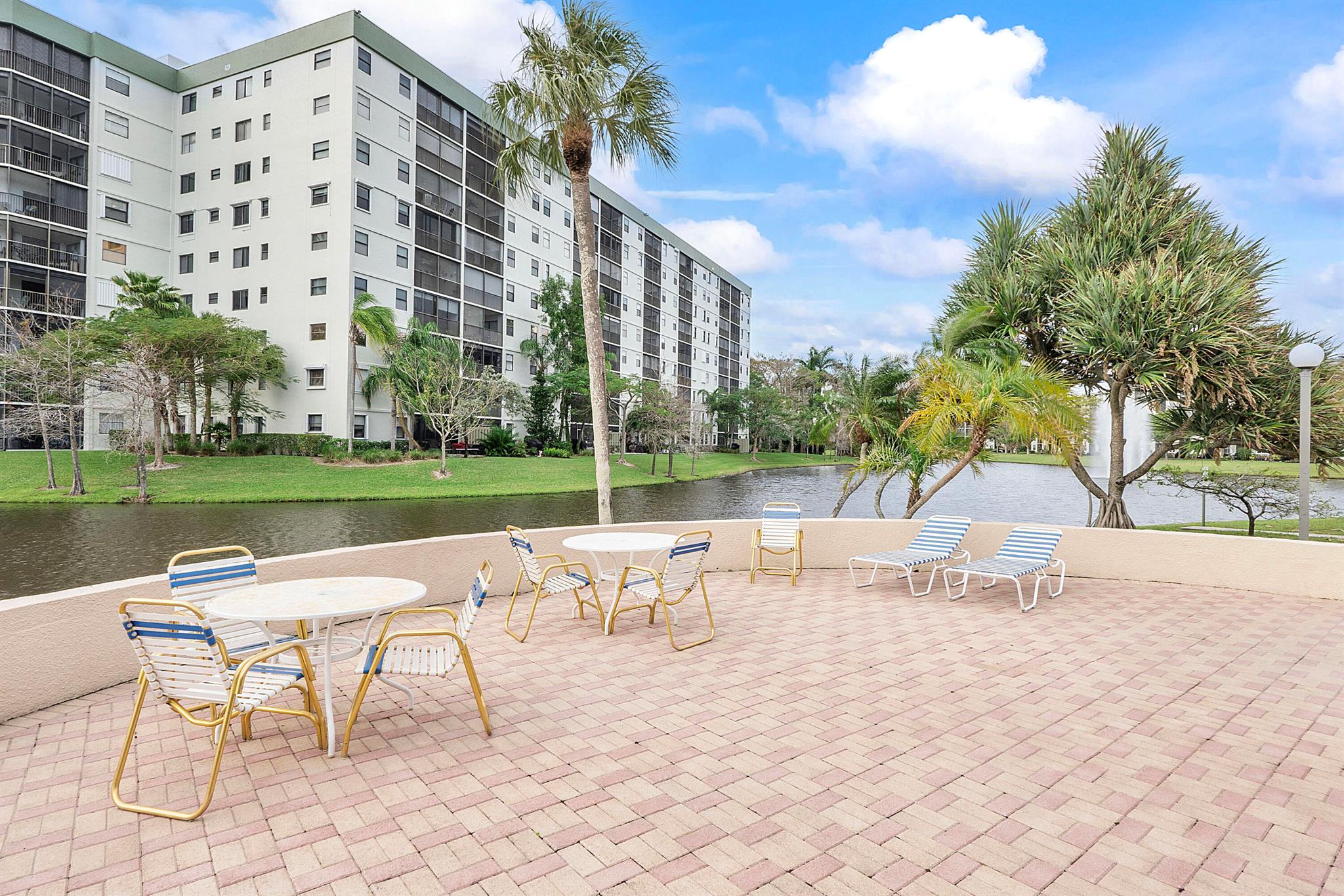 CYPRESS BEND CONDOMINIUM - Residential