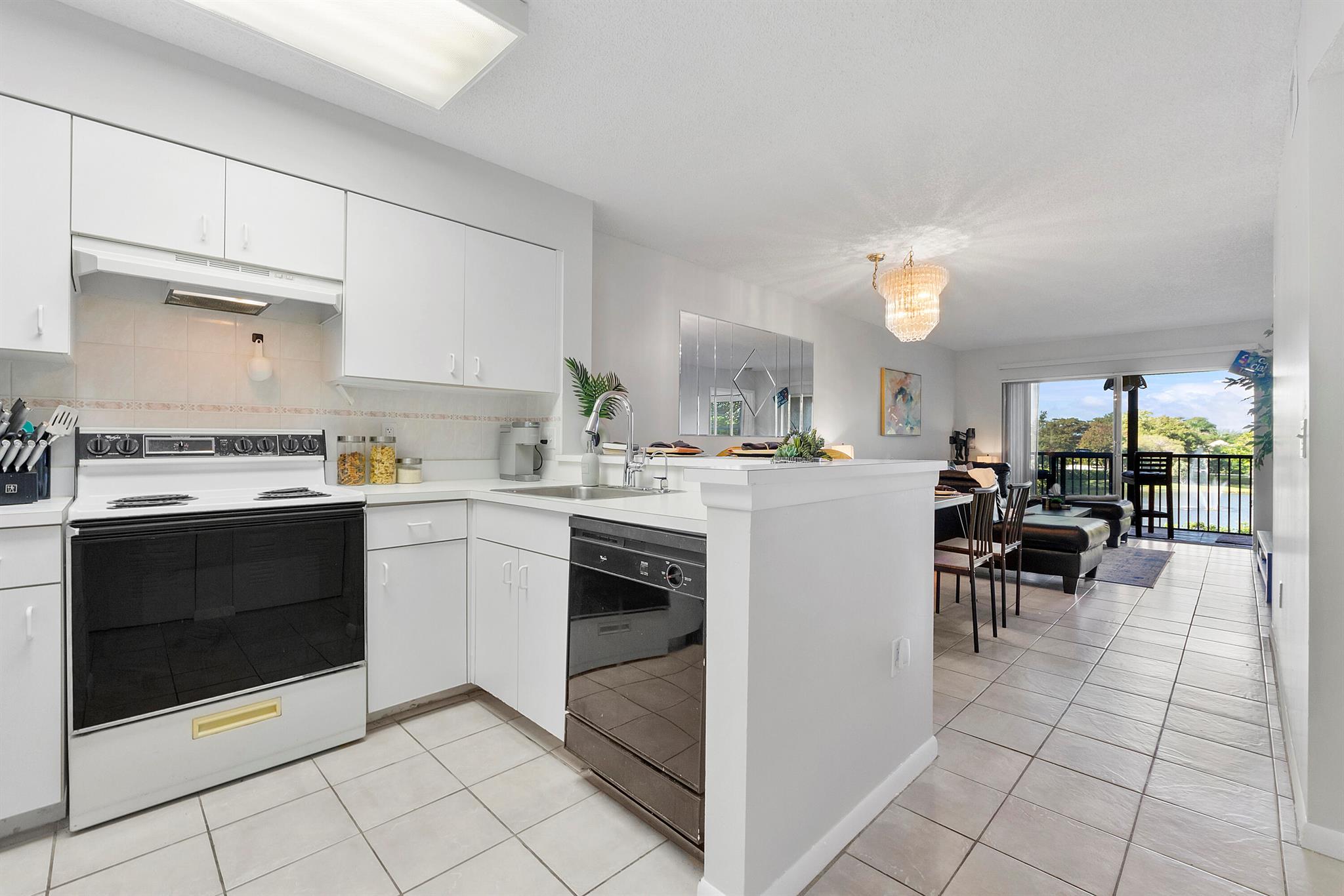 CYPRESS BEND CONDOMINIUM - Residential