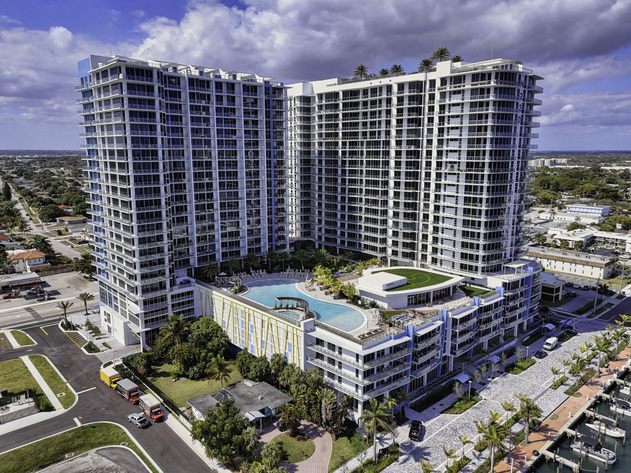 220 Lake Shore Drive 609