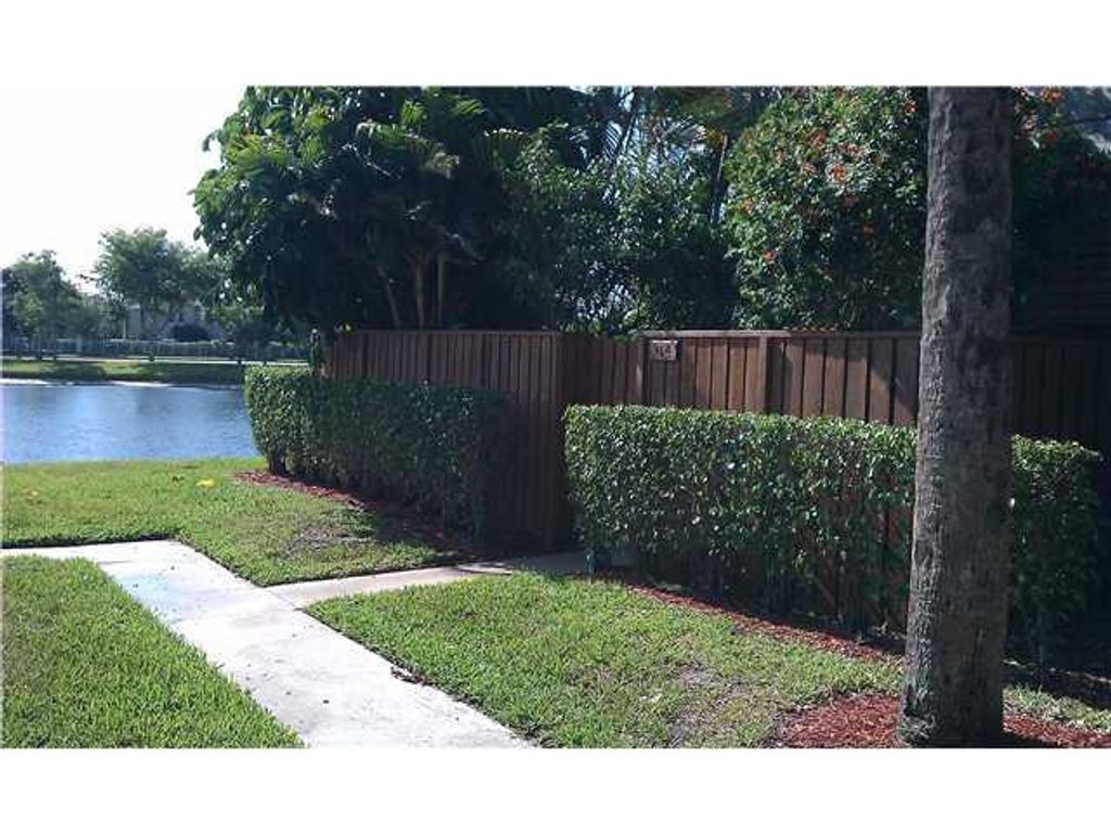 Photo of 114 Buttonwood Lane #114, Boynton Beach, FL 33436 (MLS # B26021280)