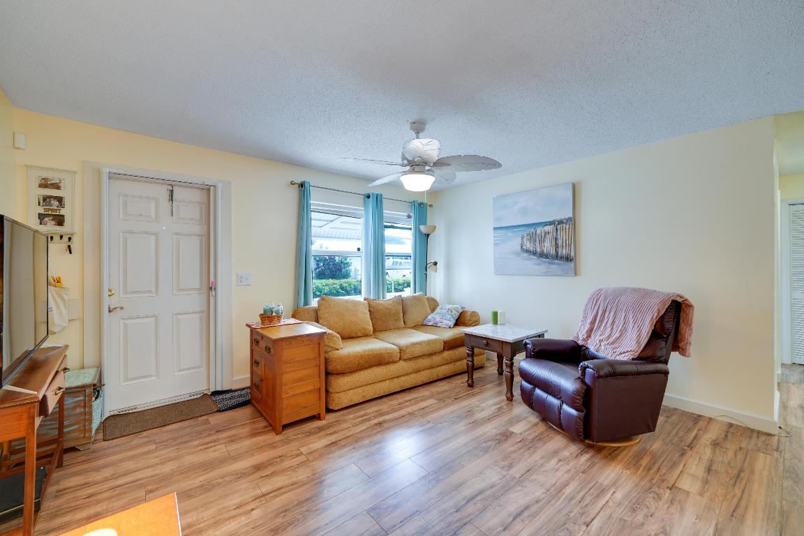 PALM BEACH LEISUREVILLE SEC 2 - Residential