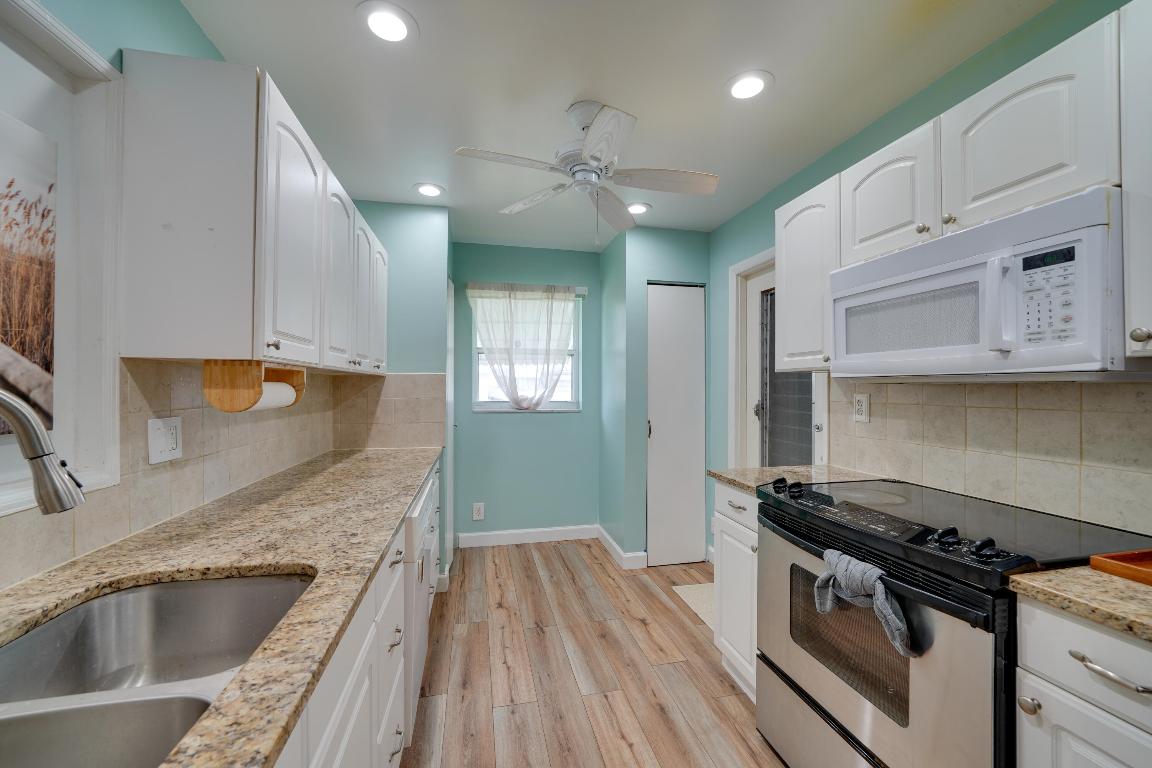 PALM BEACH LEISUREVILLE SEC 2 - Residential