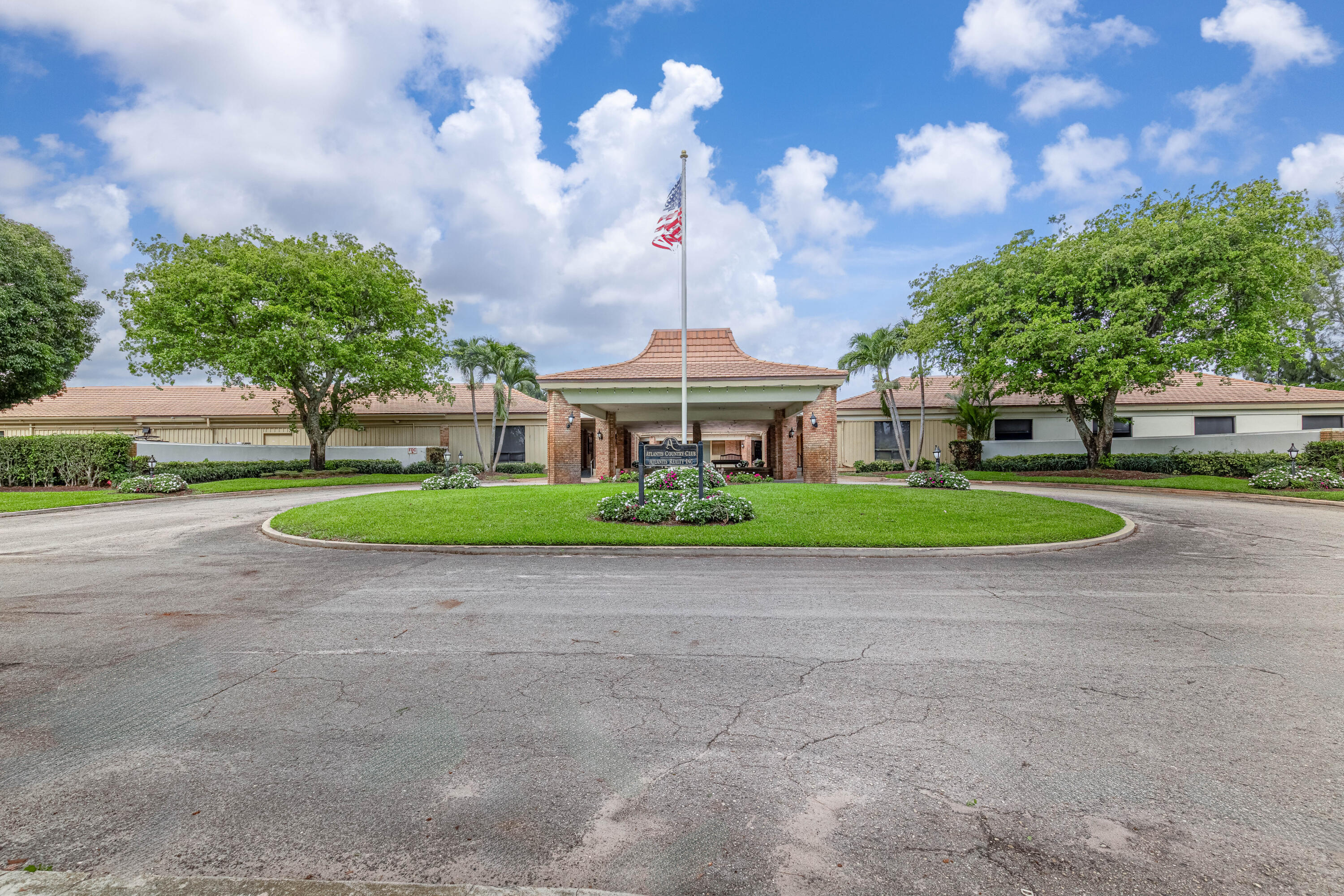 ATLANTIS REGENCY CONDO - Residential