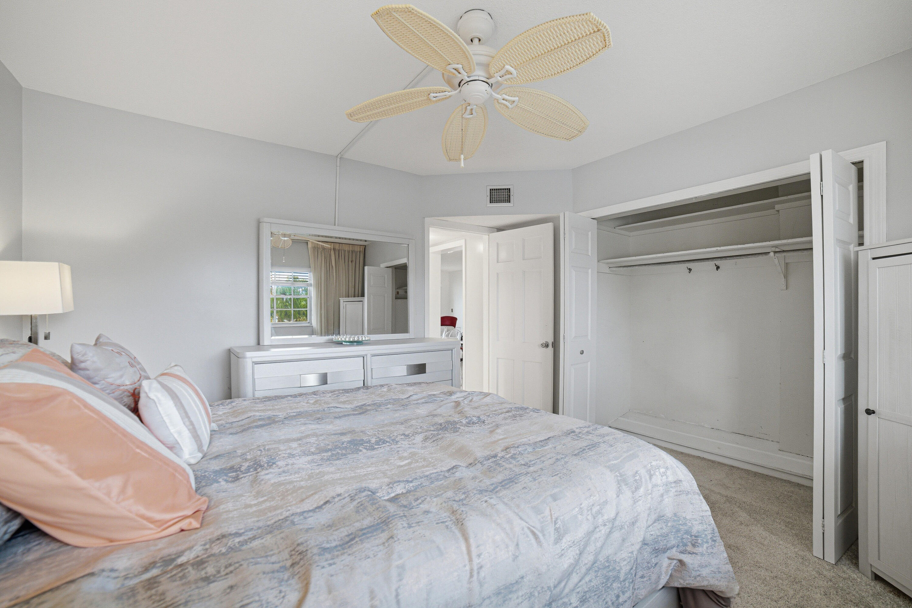 ATLANTIS REGENCY CONDO - Residential