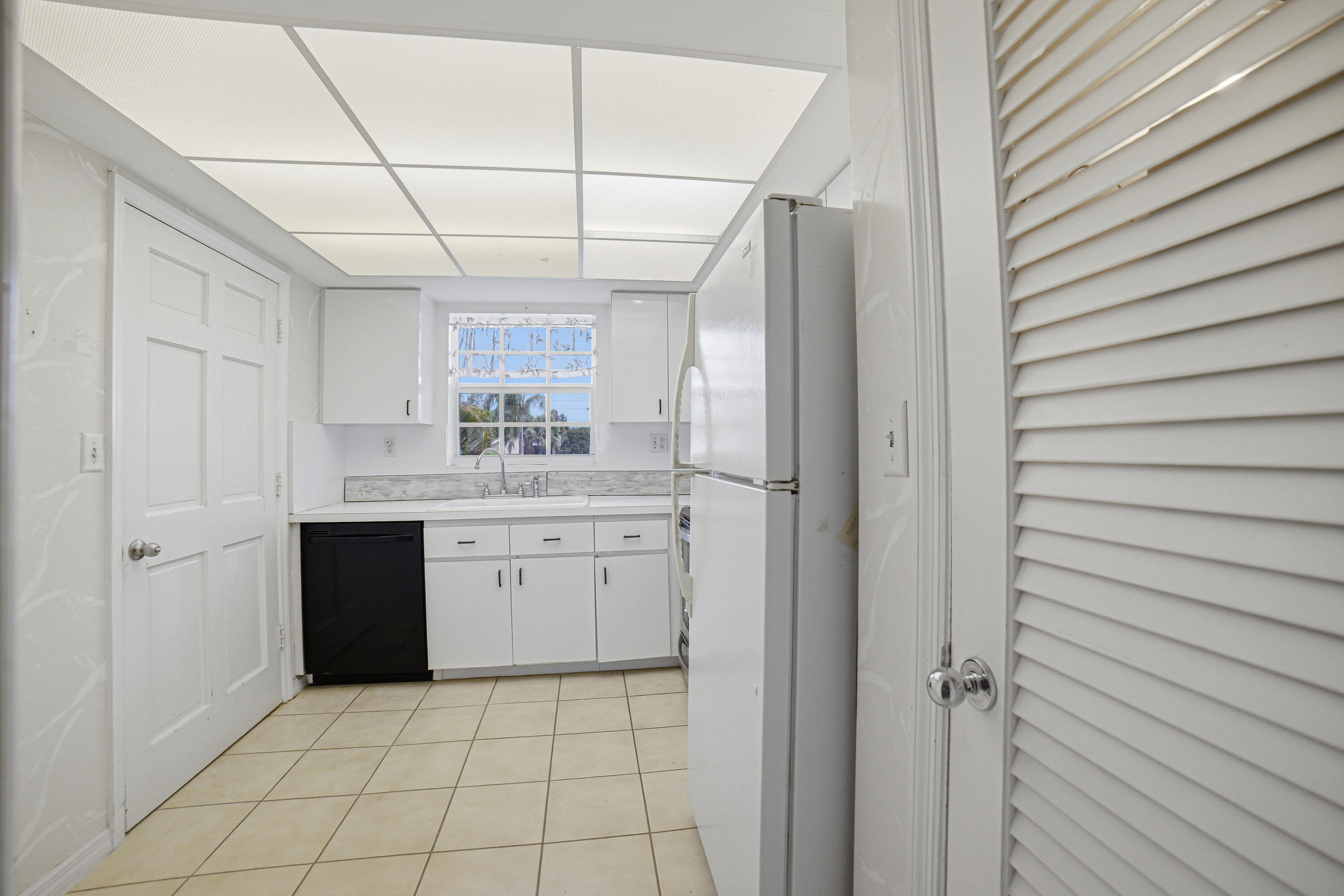 ATLANTIS REGENCY CONDO - Residential