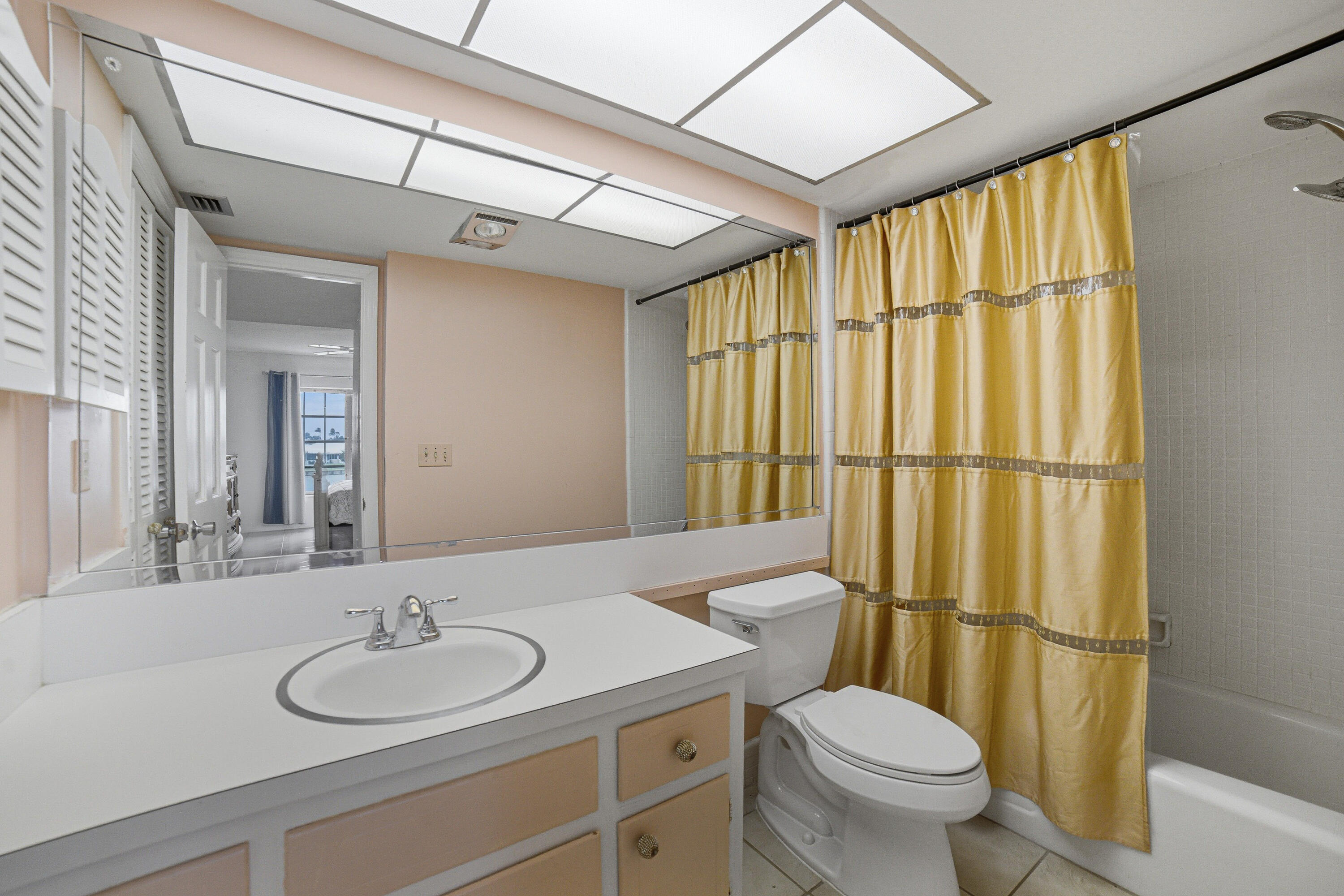 ATLANTIS REGENCY CONDO - Residential