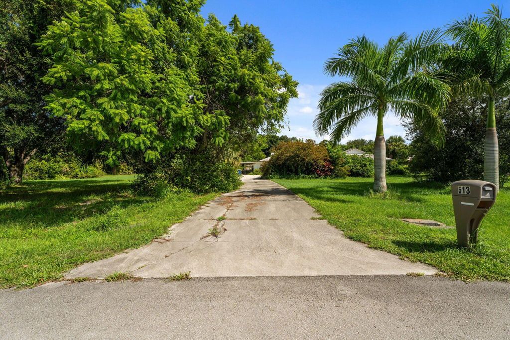 Photo of 513 SW Fuge Road, Stuart, FL 34997 (MLS # R11108995)