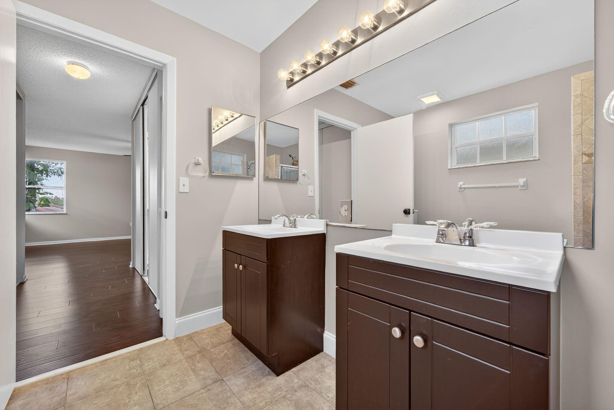 GOVERNORS WALK - Residential