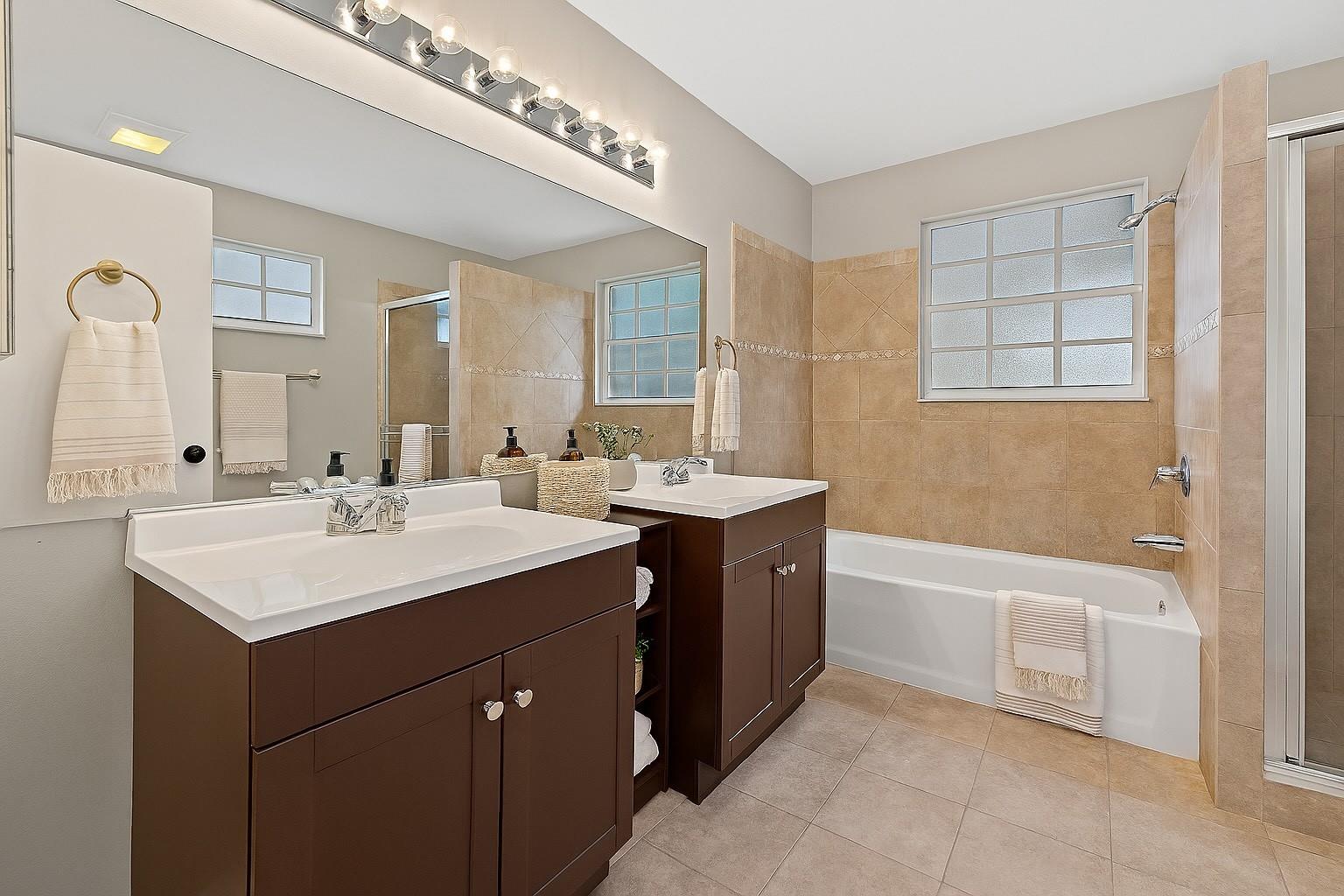 GOVERNORS WALK - Residential