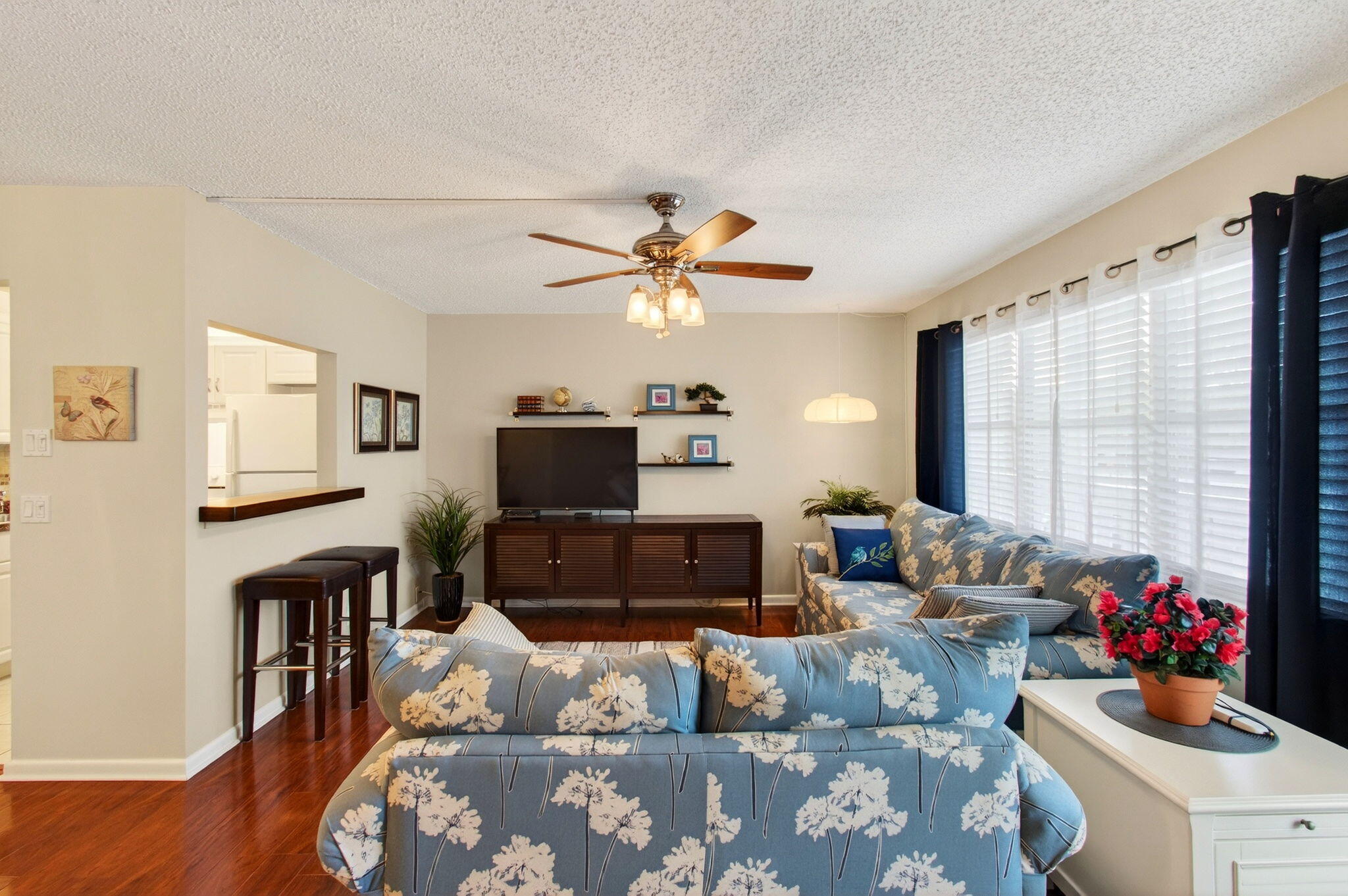 CAMBRIDGE D CONDO - Residential