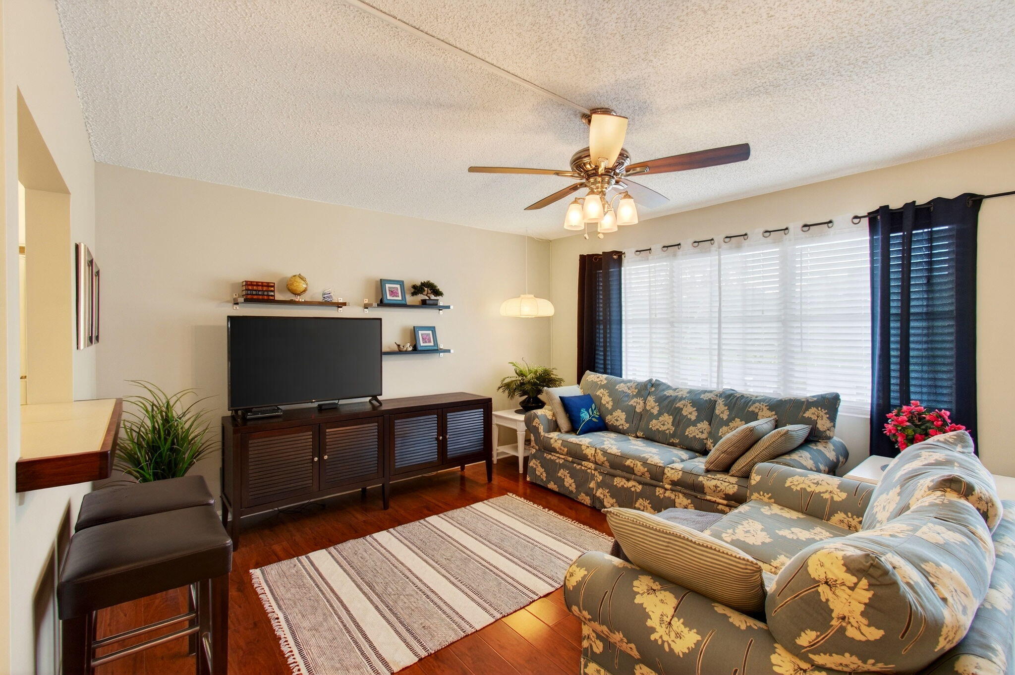 CAMBRIDGE D CONDO - Residential