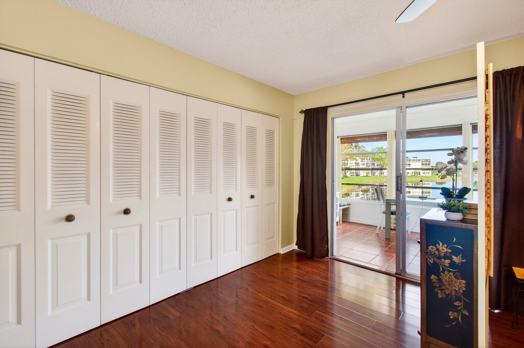 CAMBRIDGE D CONDO - Residential