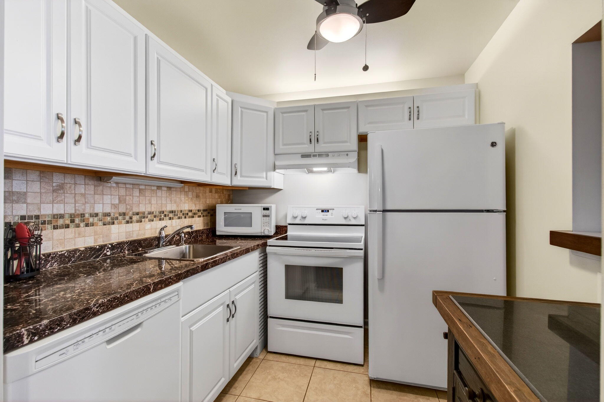 CAMBRIDGE D CONDO - Residential