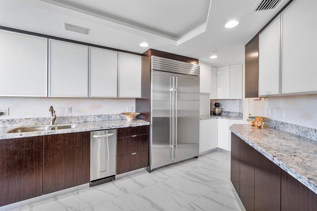 PRESIDENTIAL PLACE CONDO - Residential