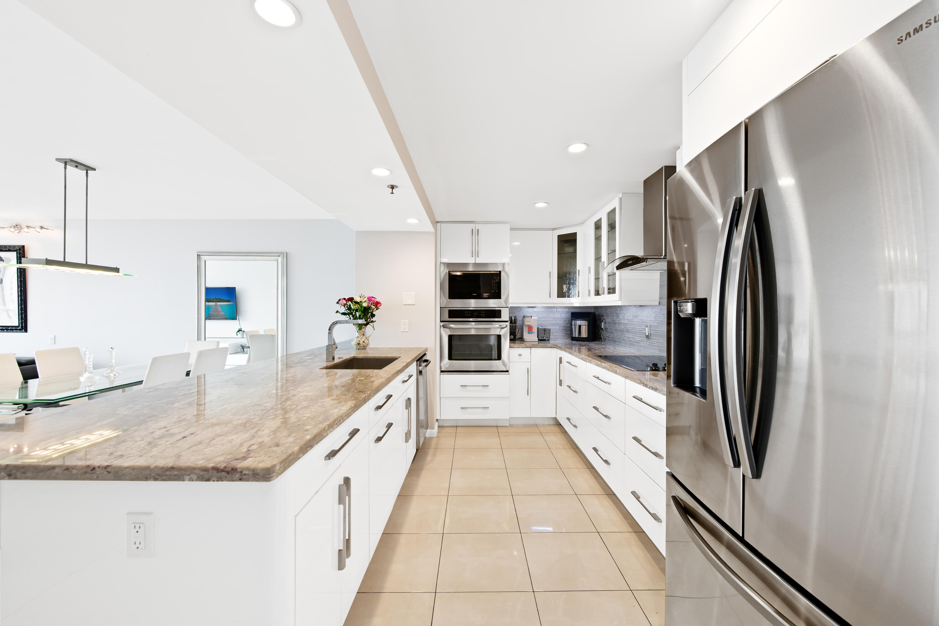 ABERDEEN ARMS CONDO - Residential