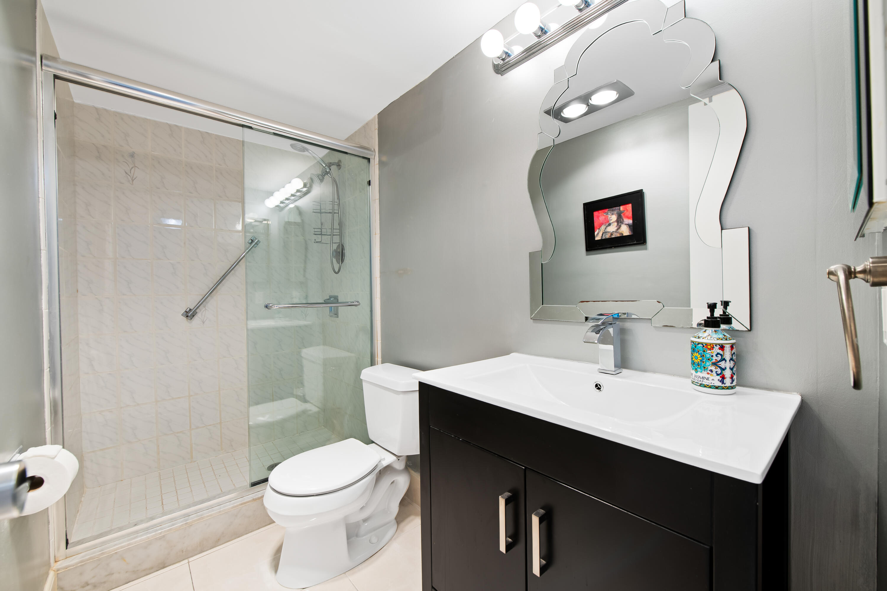 ABERDEEN ARMS CONDO - Residential