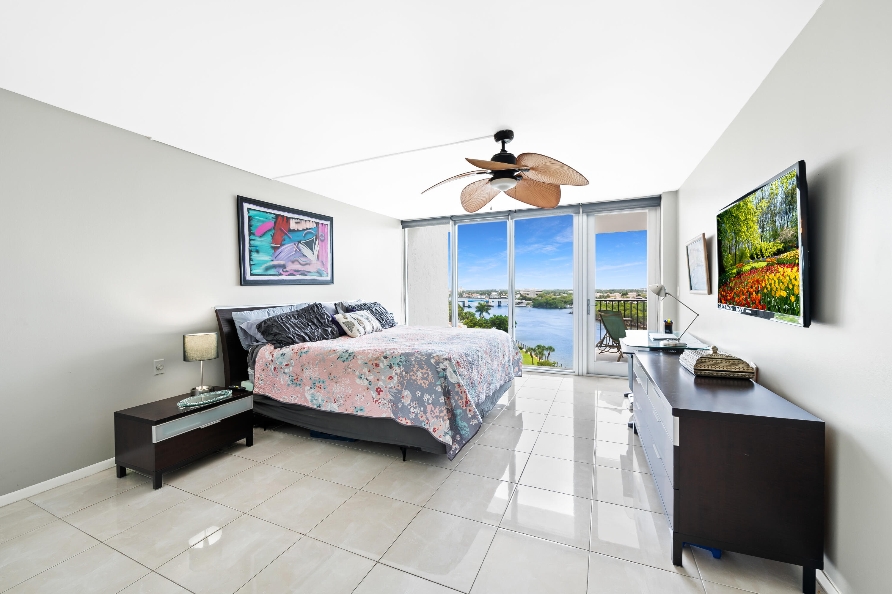 ABERDEEN ARMS CONDO - Residential