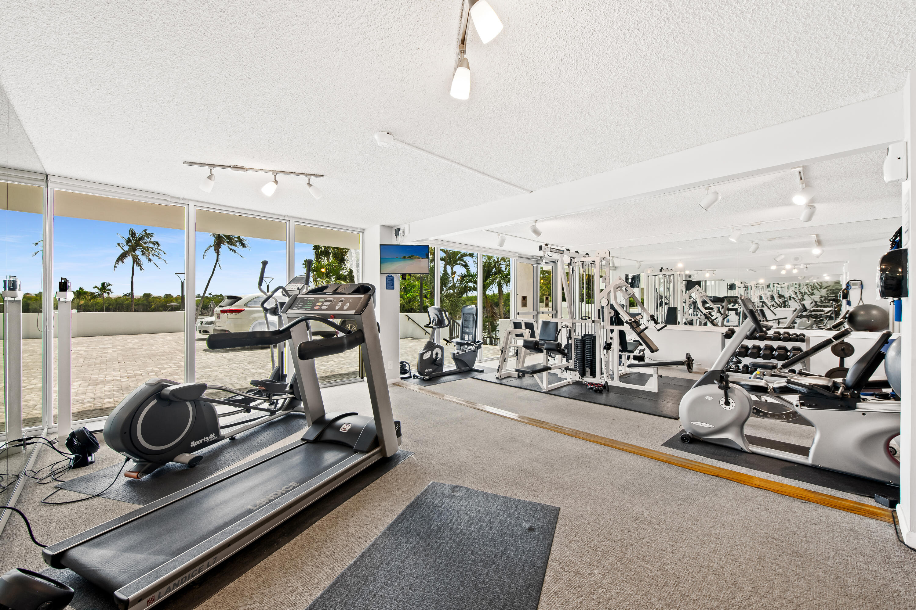 ABERDEEN ARMS CONDO - Residential