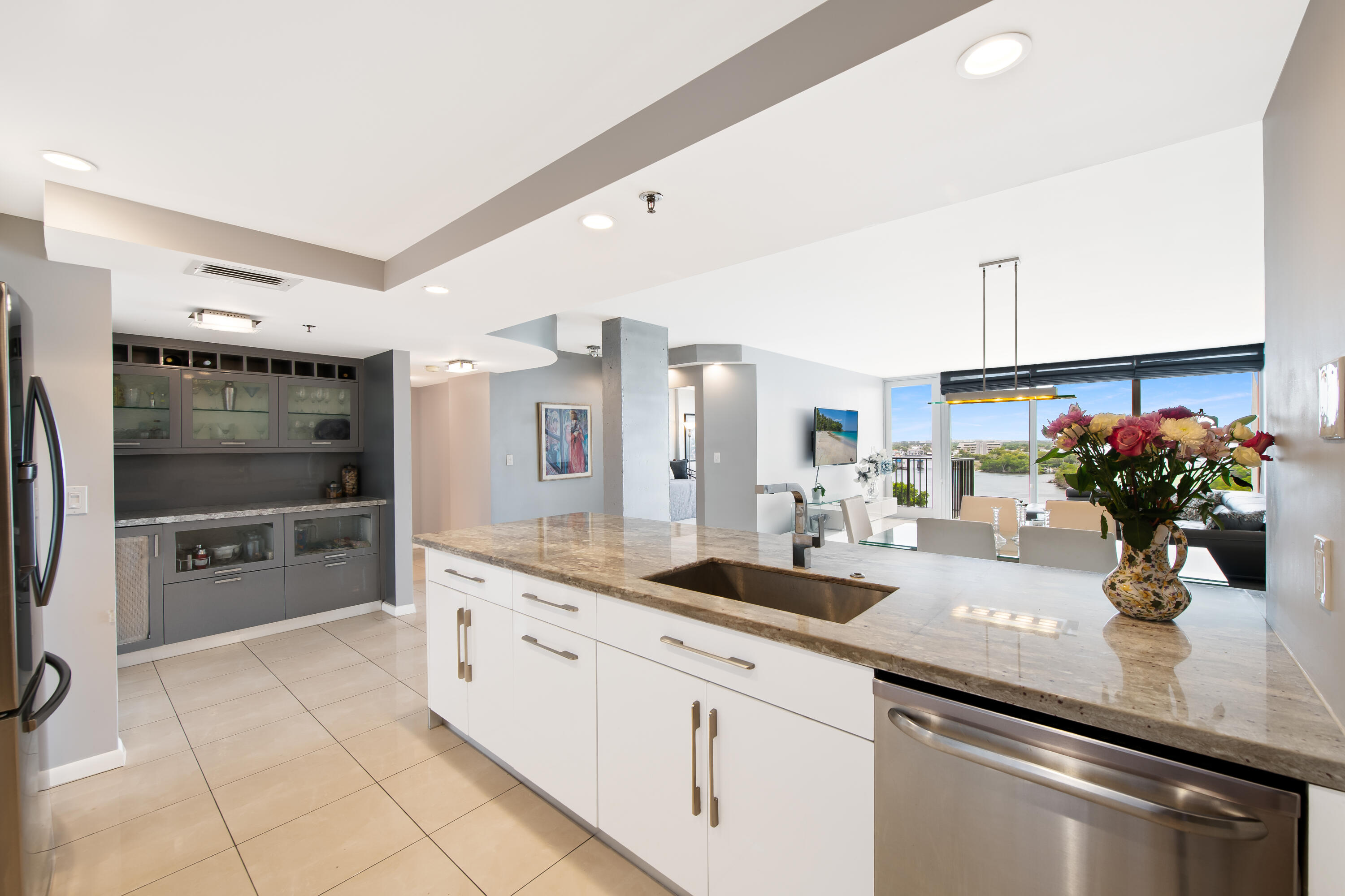 ABERDEEN ARMS CONDO - Residential
