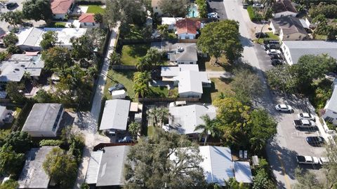 Single Family Residence in Fort Lauderdale FL 912 13th St St 7.jpg