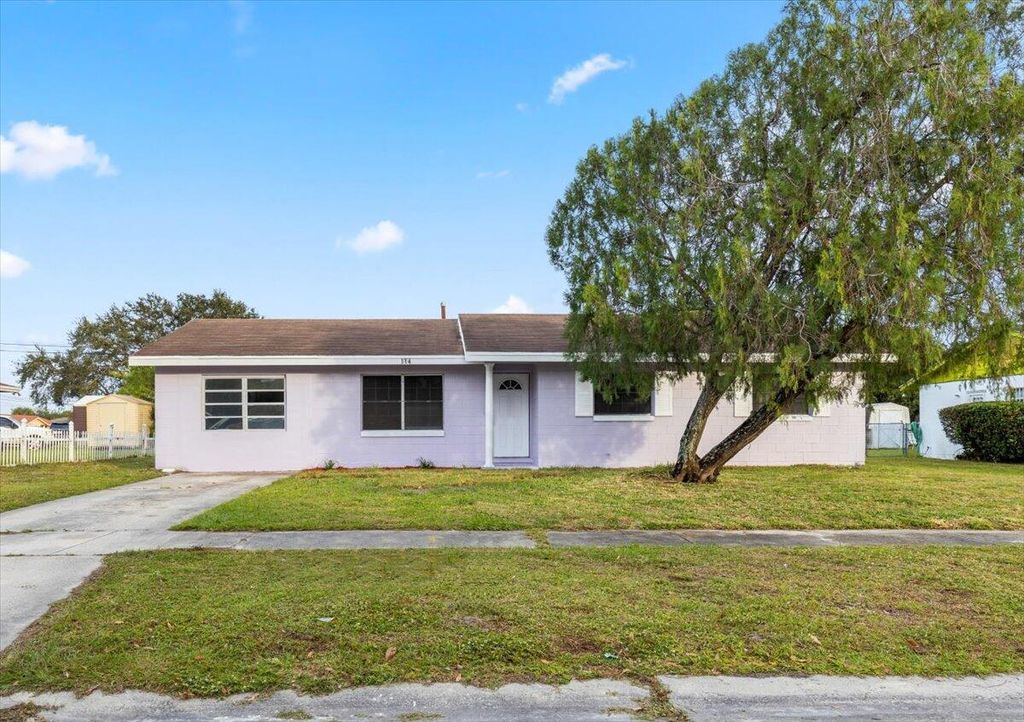 Photo of 114 Devonshire Drive, Fort Pierce, FL 34946 (MLS # R10947068)