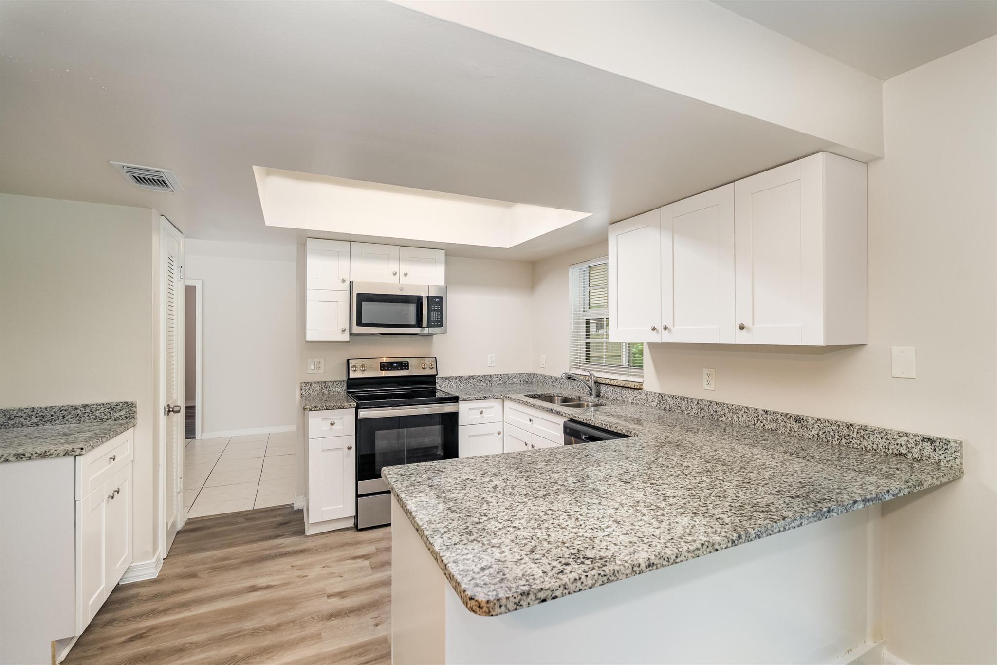 PORT ST LUCIE SECTION 8 - Residential