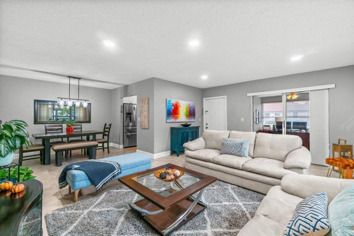 HIGH POINT OF DELRAY SEC 7 CONDO - Residential