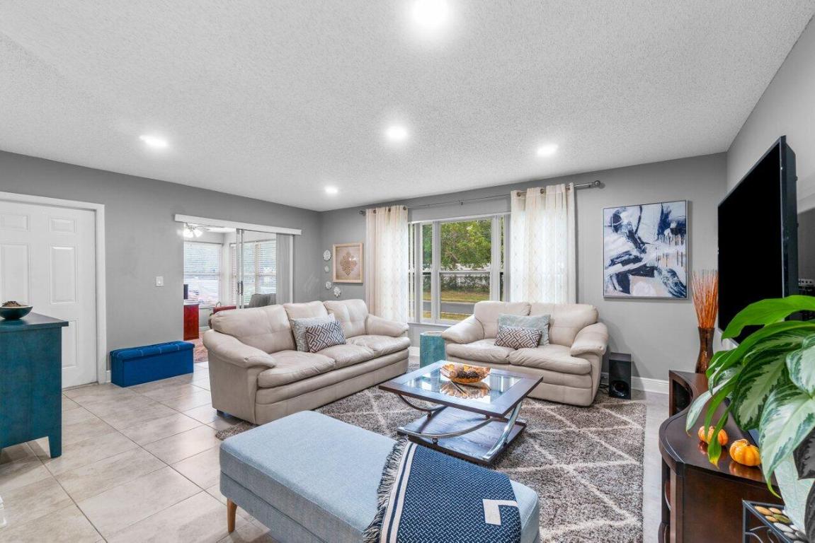 HIGH POINT OF DELRAY SEC 7 CONDO - Residential