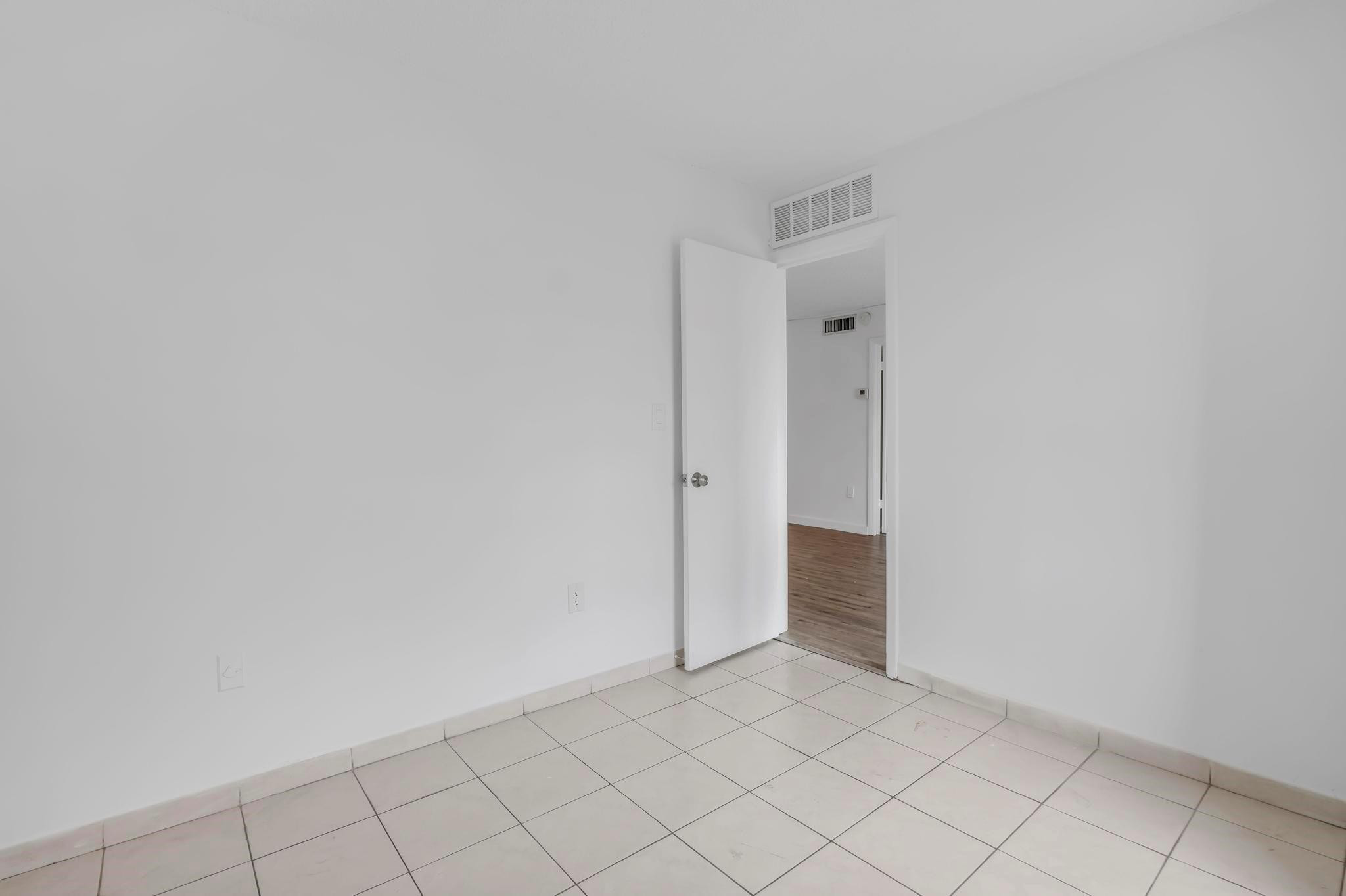 SUNSET VILLAS NO 3 CONDO - Residential Lease