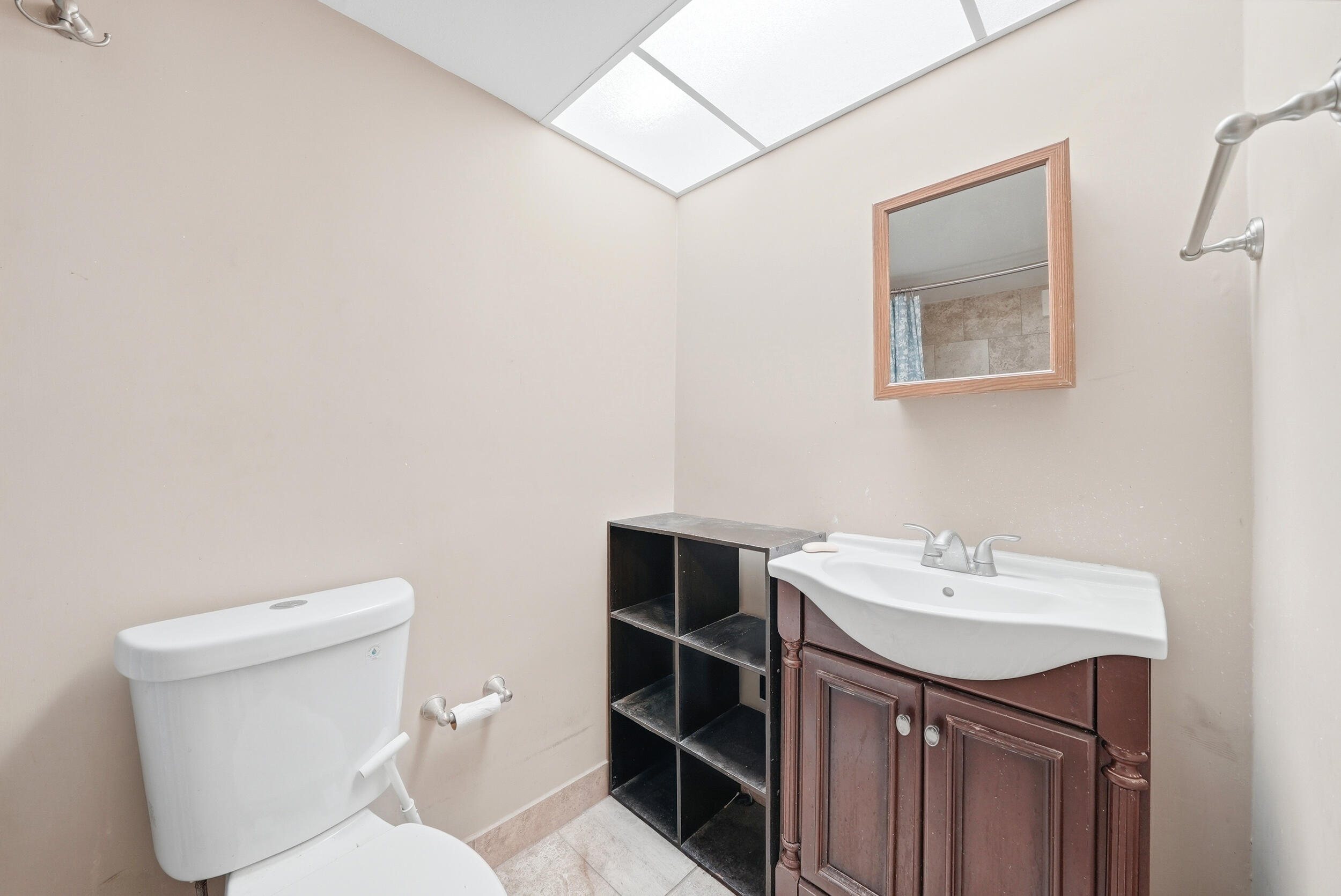 ANDOR PLAZA CONDO - Residential