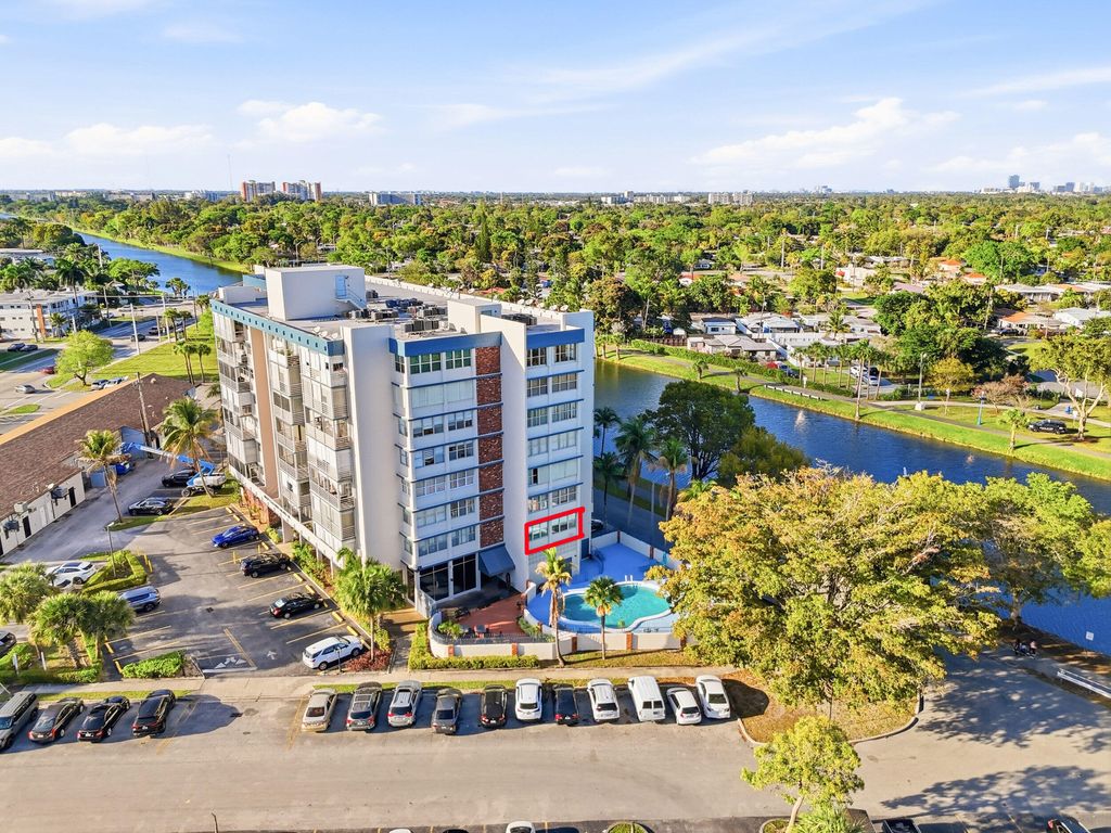 Photo of 16850 S Glades Drive #2g, North Miami Beach, FL 33162 (MLS # B26002201)