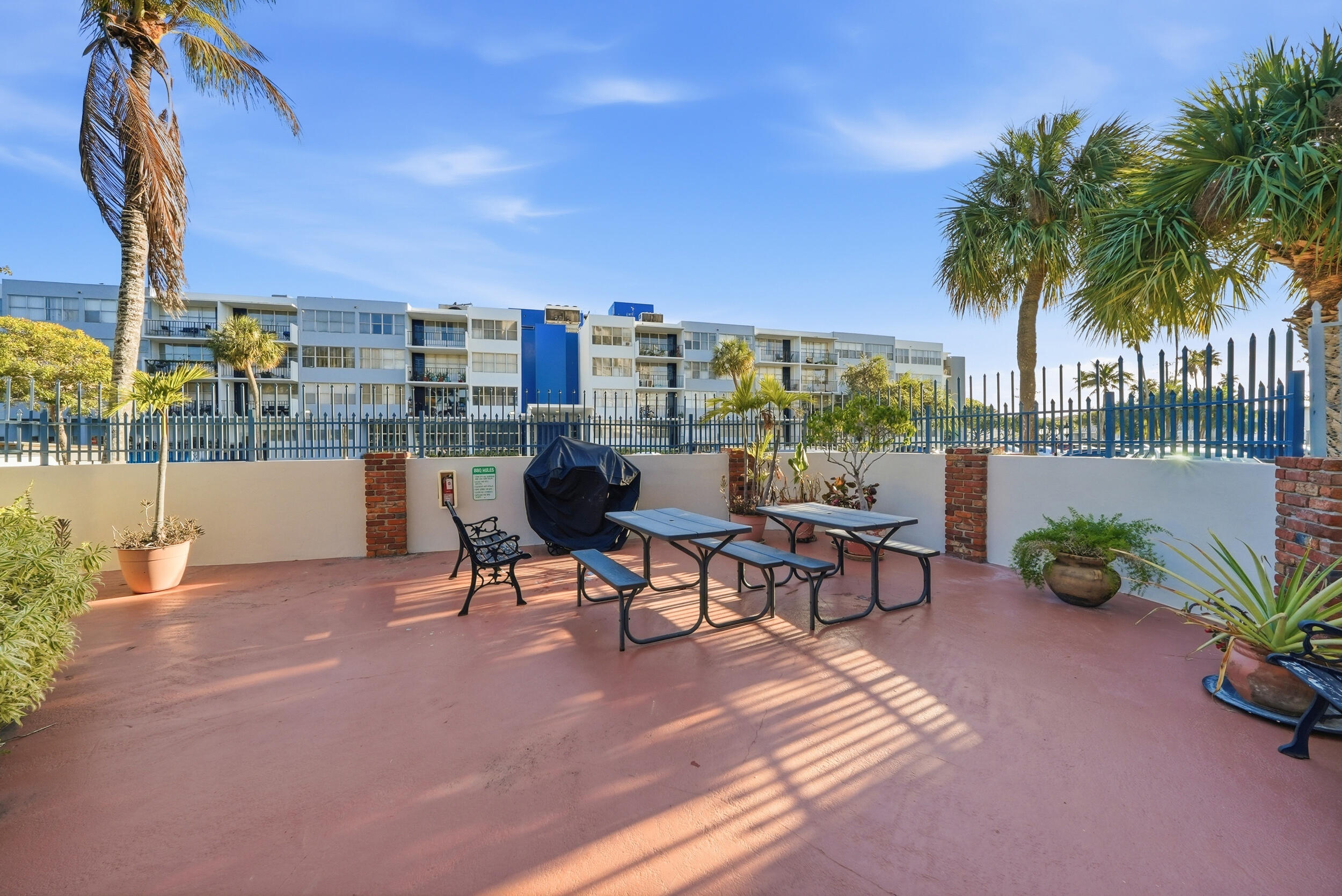 ANDOR PLAZA CONDO - Residential