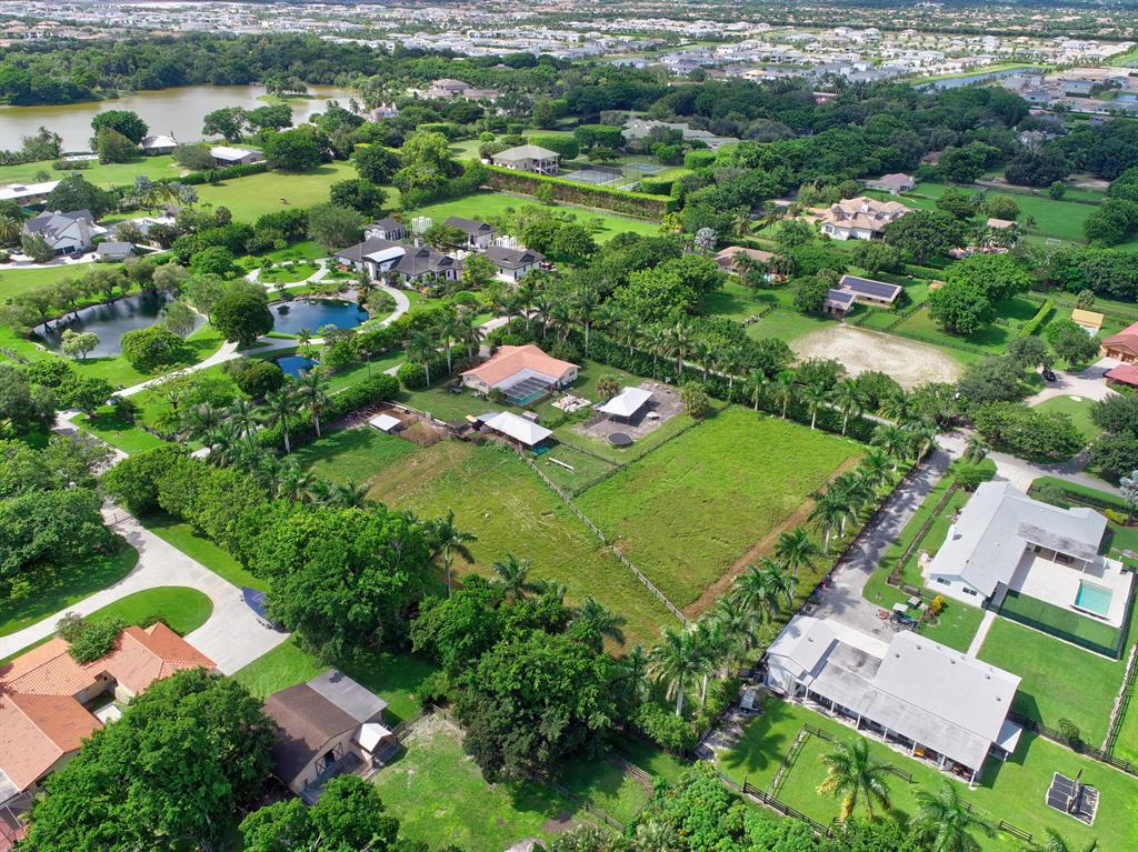 Horseshoe Acres - Land