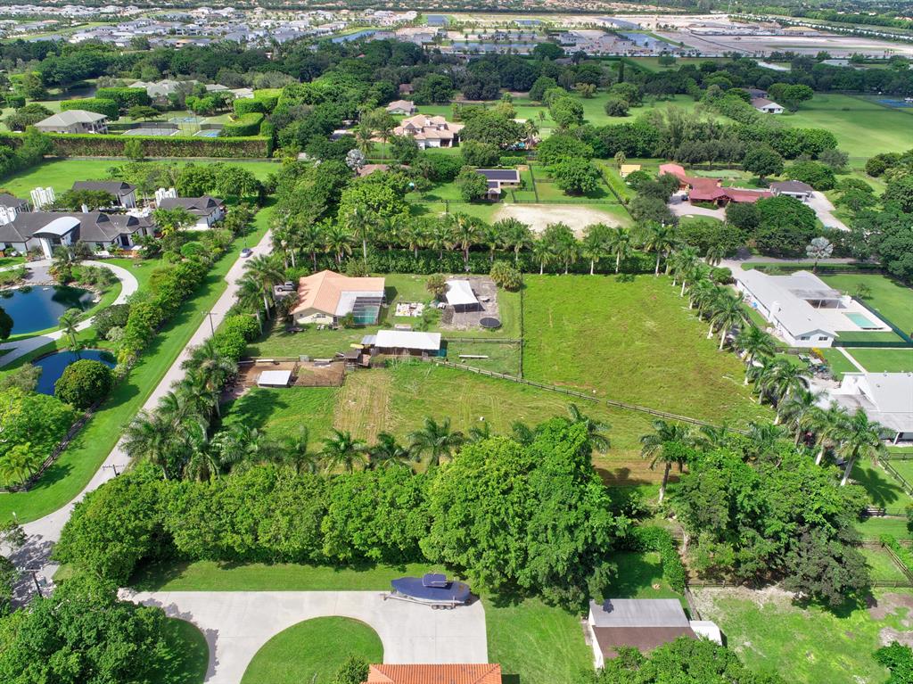 Horseshoe Acres - Land