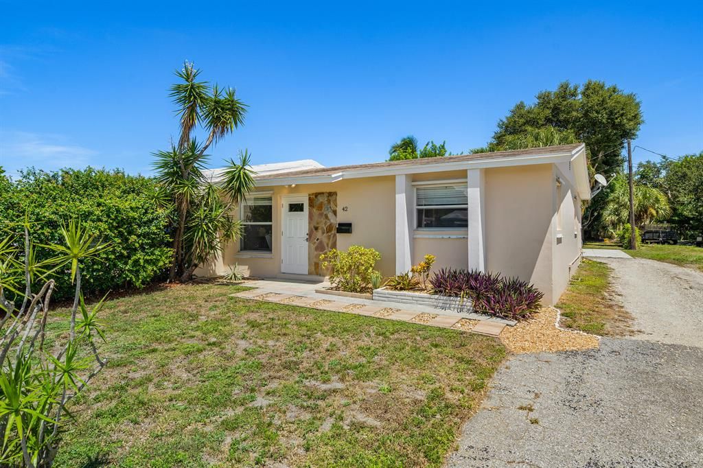 Photo of 42 Robalo Court Ct, North Palm Beach, FL 33408 (MLS # R10831212)